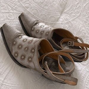 Old Gringo Women’s Sz 7 1/2 B La Luz De Sol Silver & Brown Ankle Wrap Mule Boots